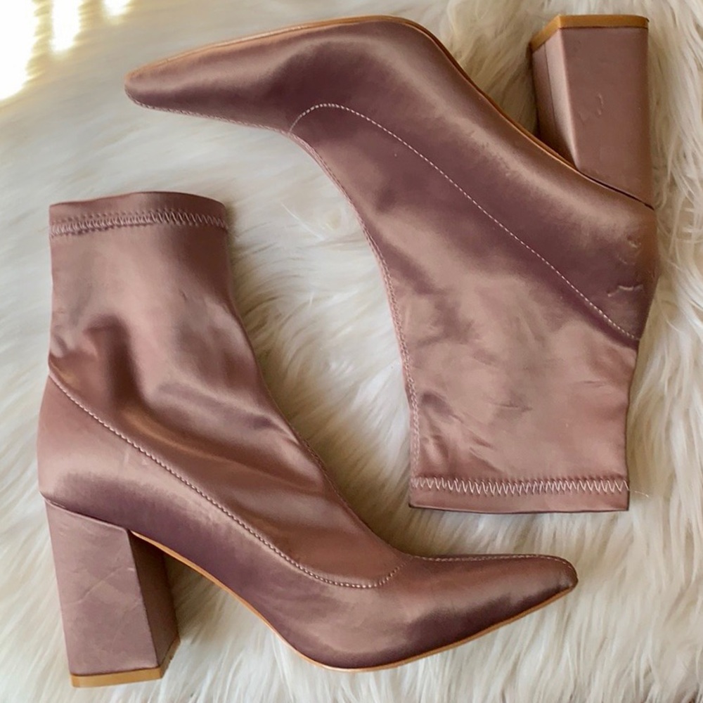 Mauve silky Pointy Ankle Boots